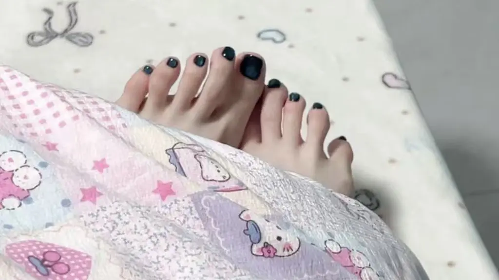 深圳丝足福田技师甜甜的可爱脚丫